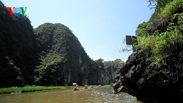 Tam Coc – Ha Long Bay on land - ảnh 15